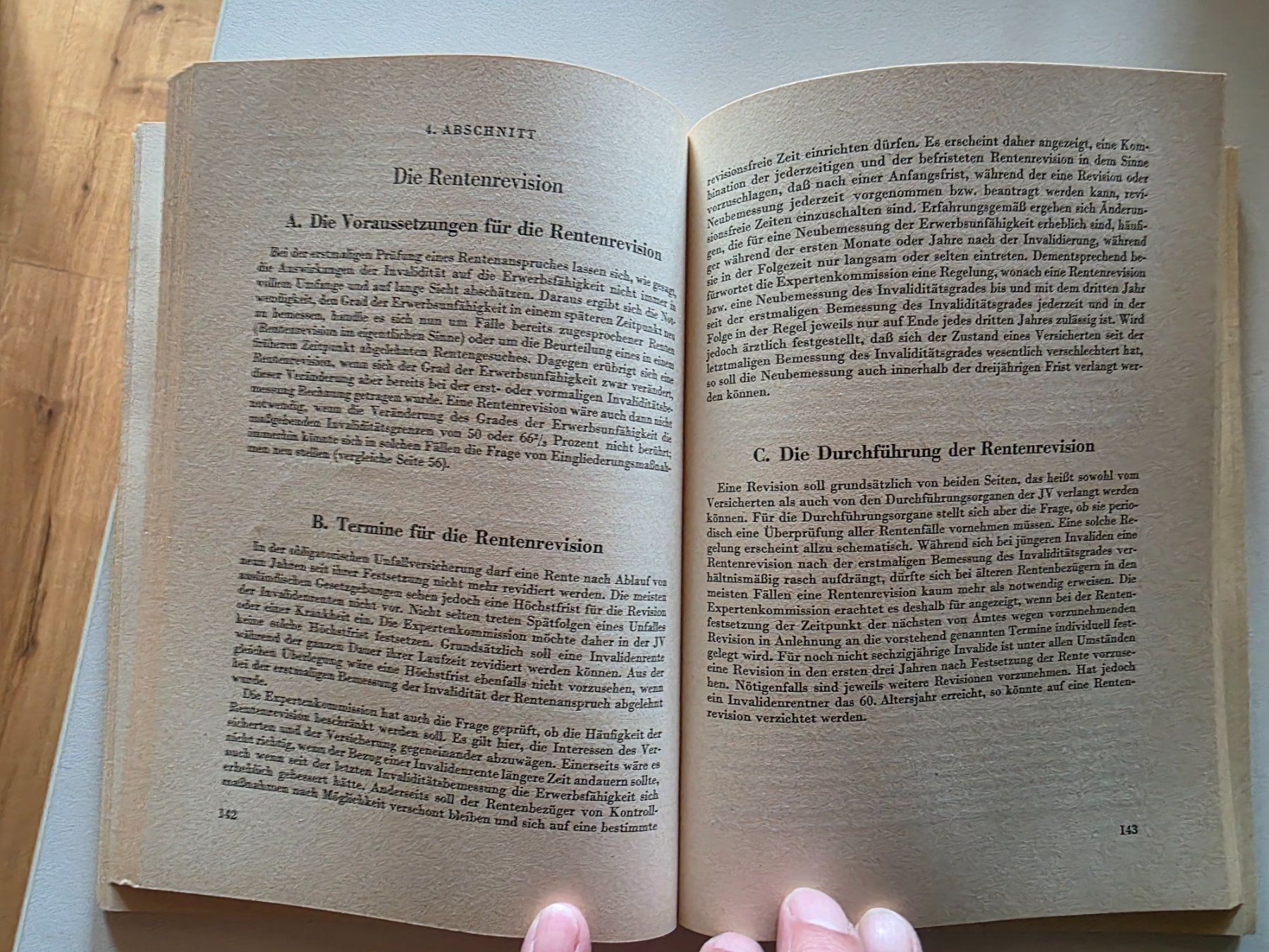 Libri: Bericht Eidgen. Expertenkommission Einführung IV 1956 – Usato da Walterswil BE venduto da Lonitti 5
