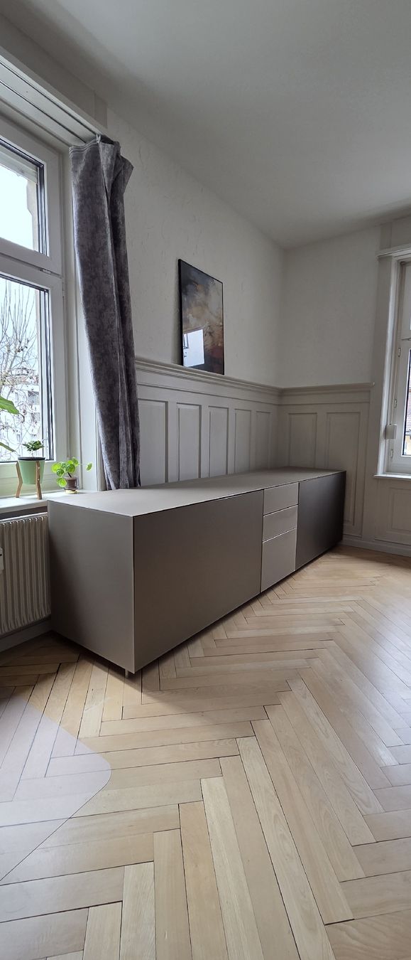 Cassettiere: Team 7 Sideboard mit Servodrive beide Seiten NP: 9200.- – Usato da St. Gallen venduto da tag_rwn9