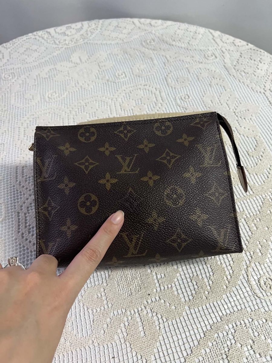 Louis Vuitton Borse: Louis Vuitton Toiletry Pouch 19 cm – Usato da Widnau venduto da Pukpan_99 4