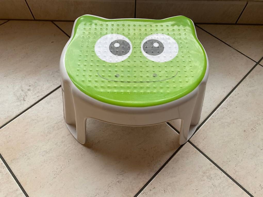 Sgabelli: Tabouret en plastique pour enfant – Usato da Châtel-St-Denis venduto da Vaillant1 1