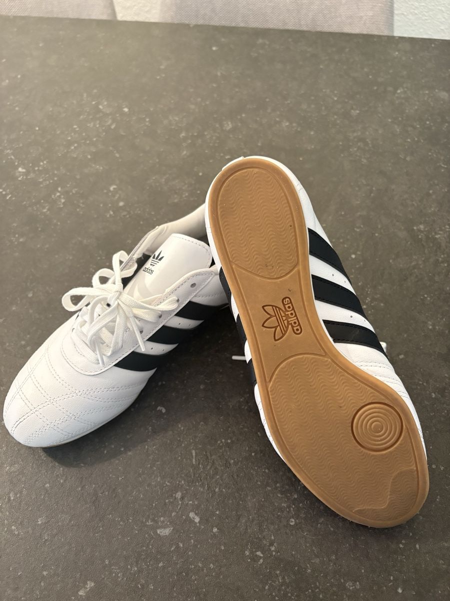 Adidas Scarpe da donna: Adidas  – Nuovo (secondo la descrizione) da kreuzlingen venduto da ilenia.uensal 2