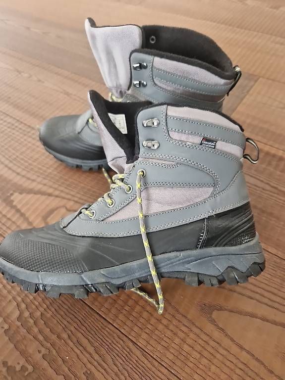 Damenschuhe: Warme Winterstiefel / Snowboots mit Thinsulate-Isolierung – Gebraucht aus Zürich von GCR01 2