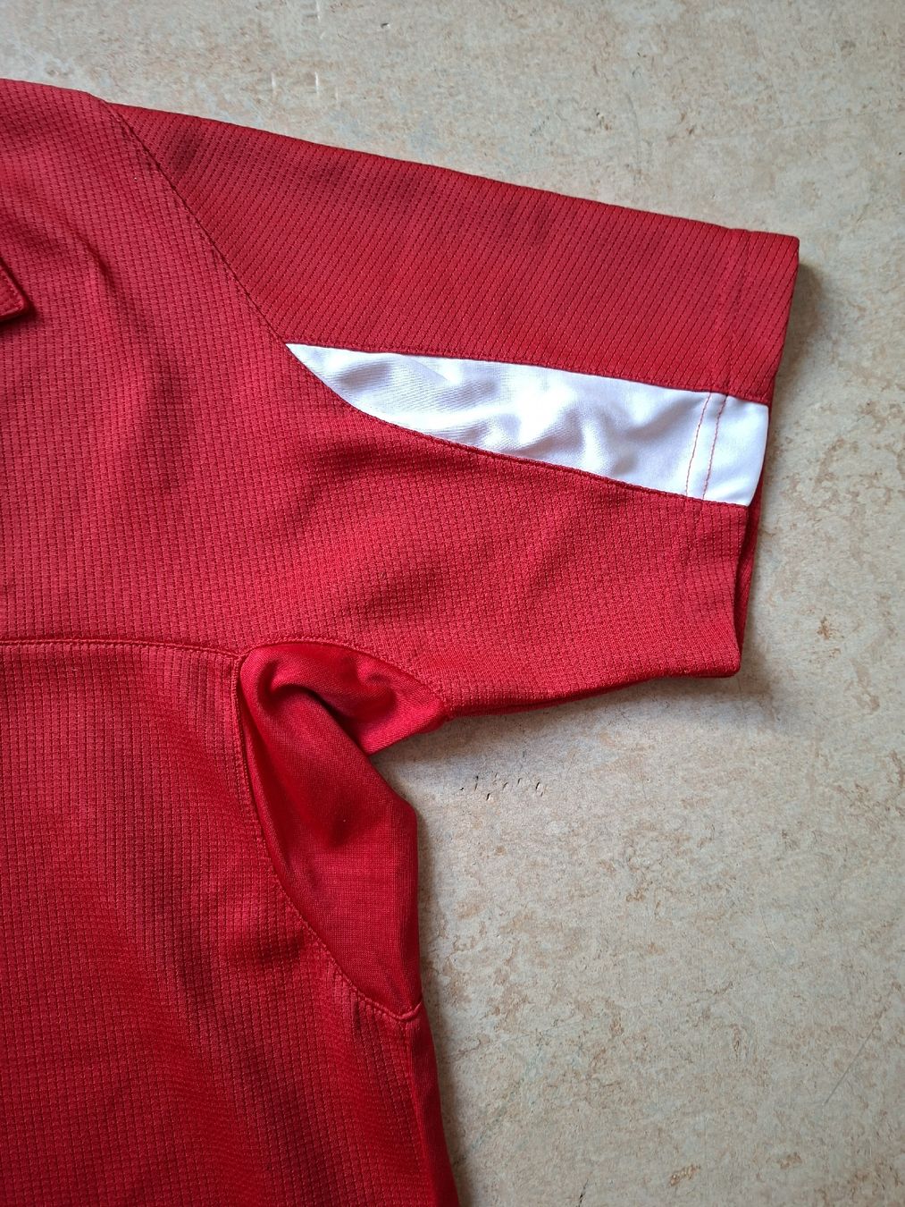 Nike Magliette Polo: Rotes Nike Sphere Poloshirt, Grösse M – Usato da Klingnau venduto da vollmond36 4