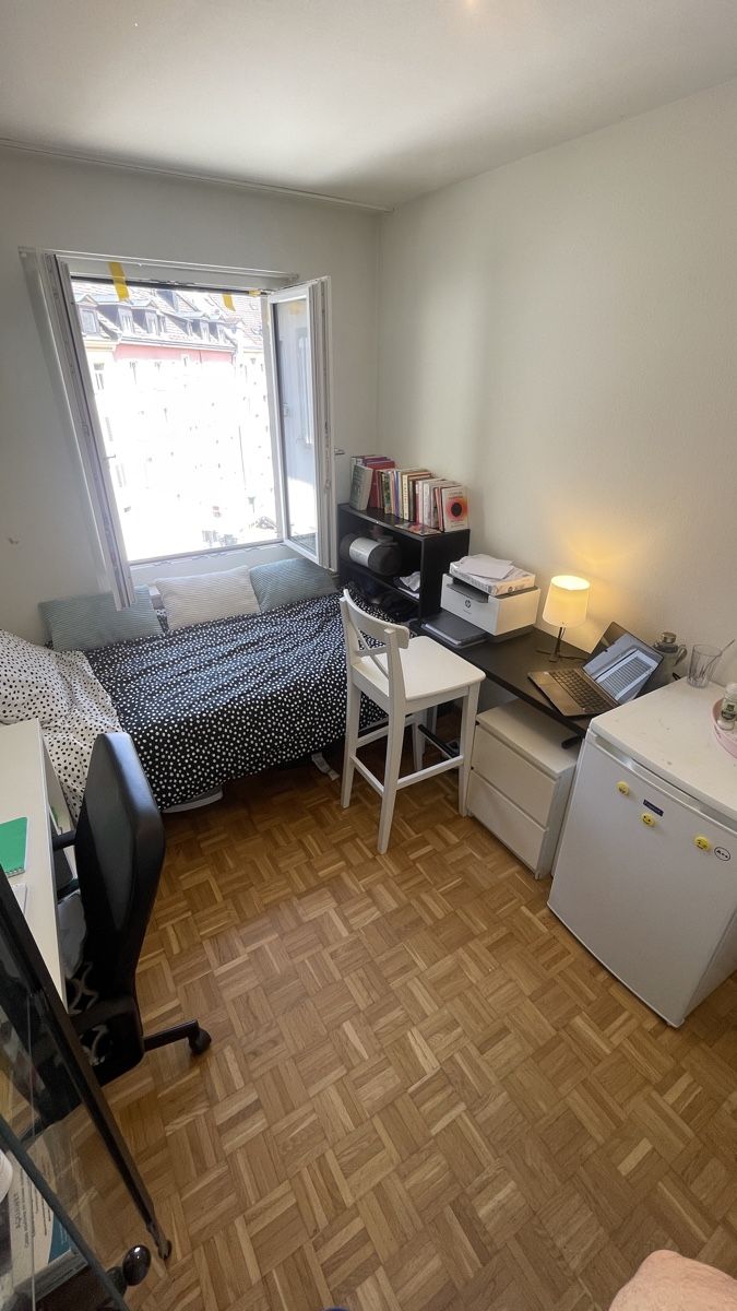Bureaux: Kleiner moderner weißer Tisch – Neuf (Voir description) à Zürich par aym_ls25 4