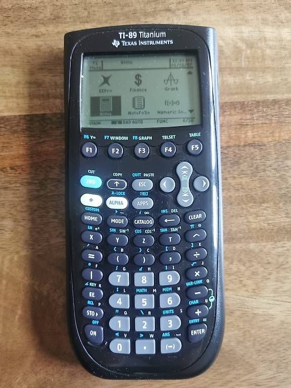Calculatrices: Texas Instruments TI-89 Titanium – D'occasion à Lenzburg par kgei 2