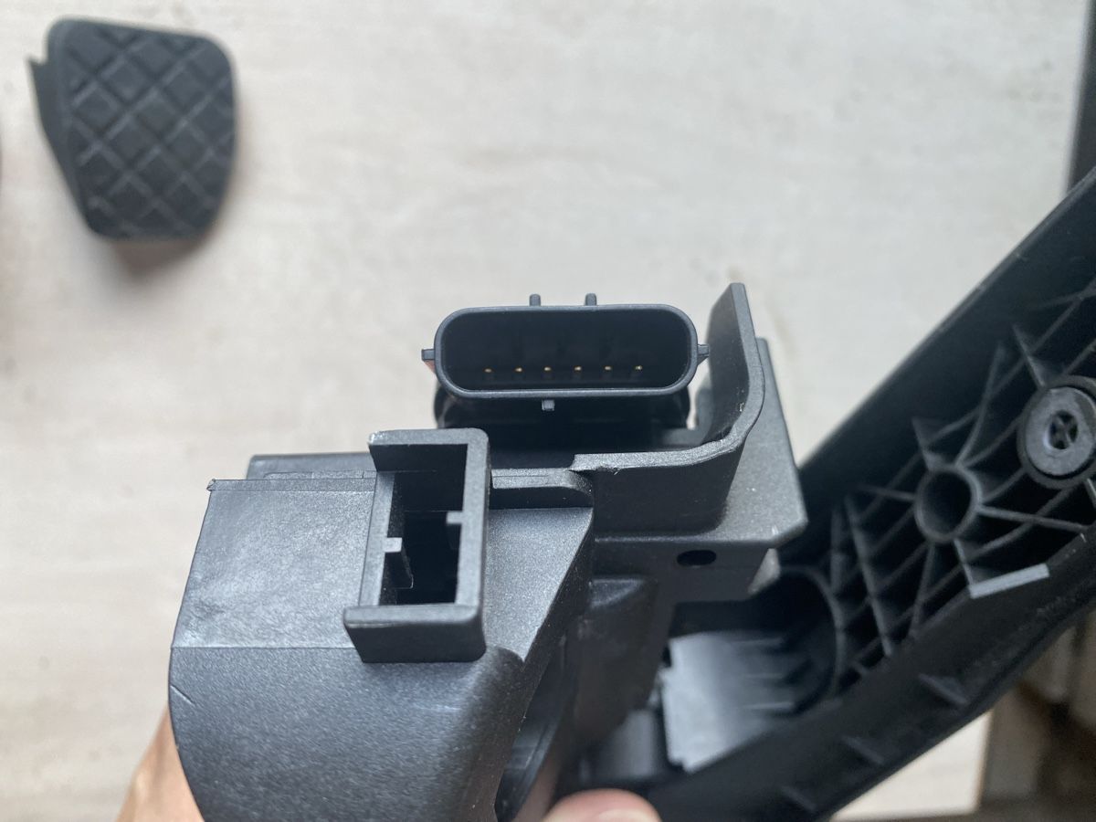 Seat Tutti pezzi di ricambio auto: Original Gaspedal Seat Leon – Nuovo (secondo la descrizione) da Niederglatt ZH venduto da Carbon88 2