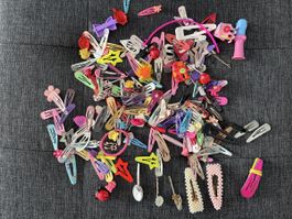 Diverse Haarspangen bunte Mischung guter Zustand