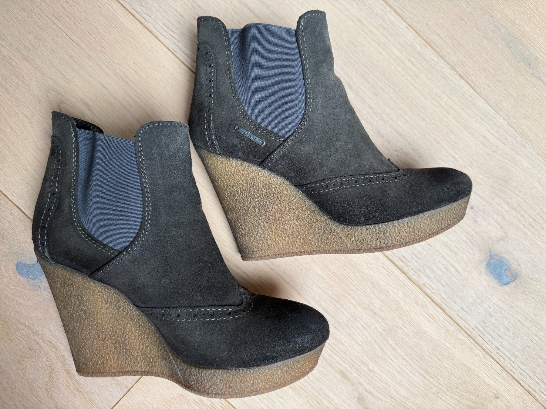 Diesel Scarpe da donna: Diesel Stiefeletten / Boots, Gr. 37 – Usato da Siebnen venduto da Trans-Am 4
