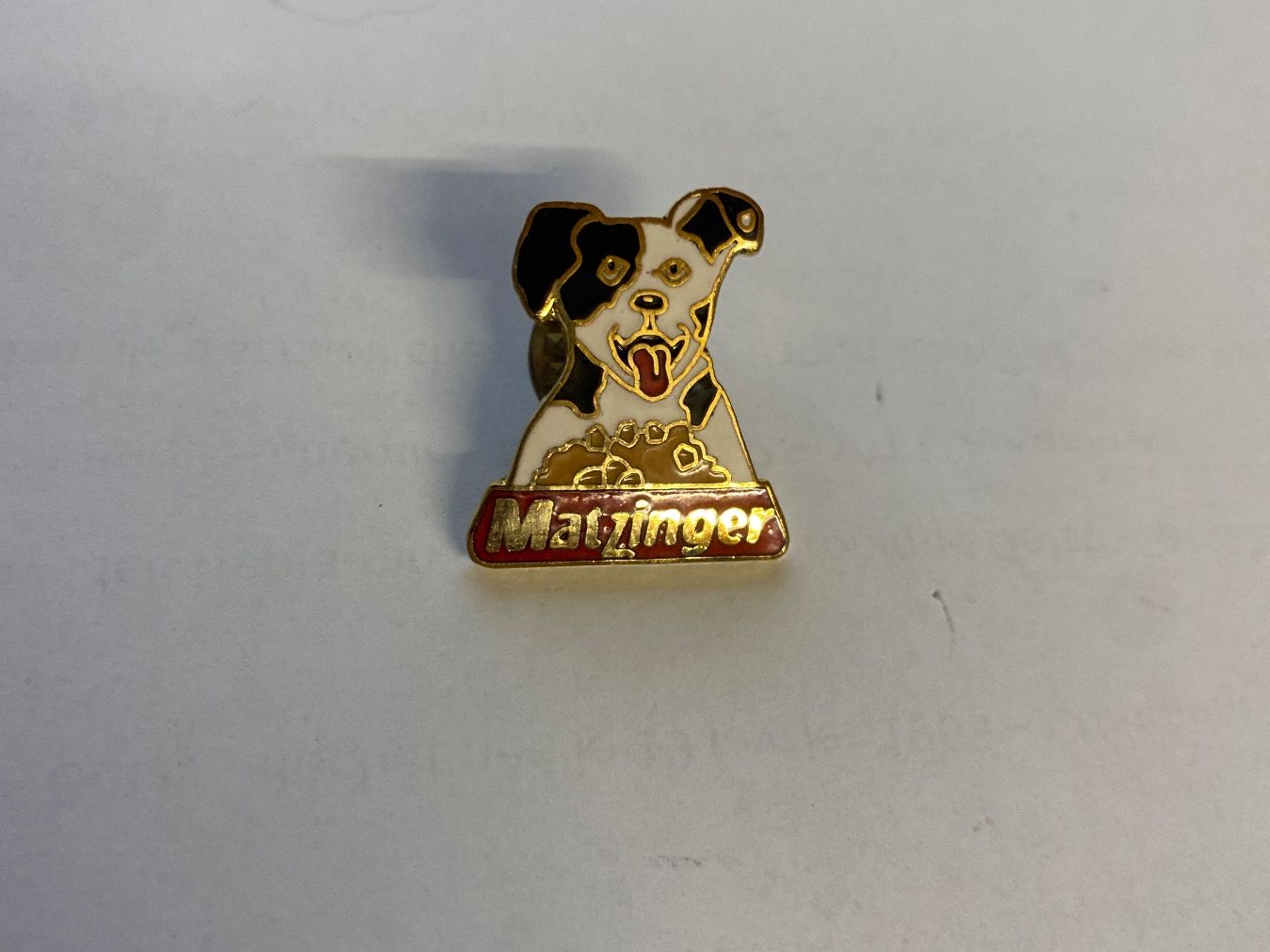Plaquettes & Badges: Pin's chien Matzinger – D'occasion à Le Brassus par cinema13