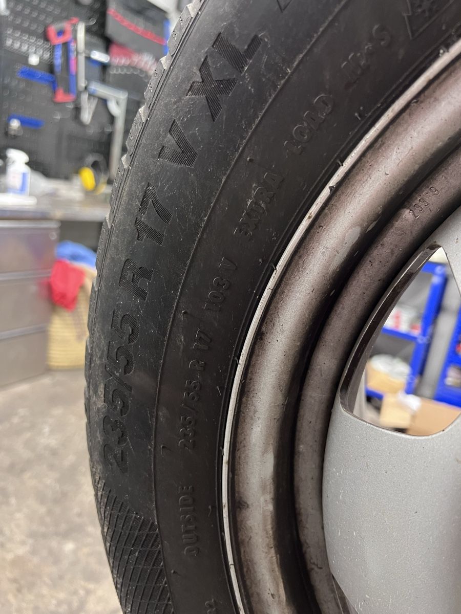 Pneumatici & Ruote complete: 4 Winterräder VW Transporter 17 Zoll – Usato da Boll venduto da loeJ 1