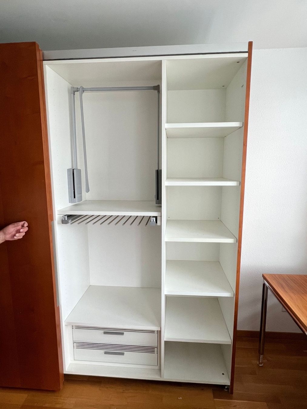 Pfister Armadi: Kleiderschrank Möbel Pfister – Usato da Solothurn venduto da Spicar 3