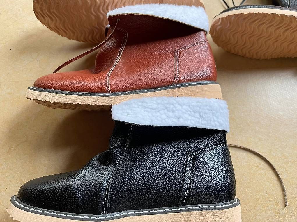 Scarpe da donna: 2 Winterstiefel wasserdicht neu 38 – Usato da Meiringen venduto da Bignoddy