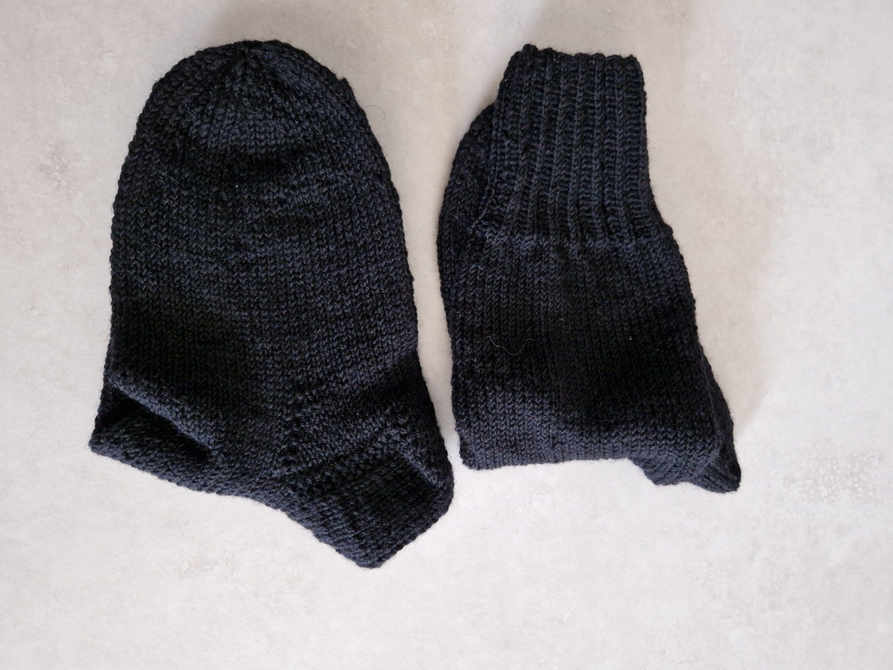 Calze: handgestrickte Socken Gr. 42, schwarz – Nuovo (secondo la descrizione) da Ursenbach venduto da gruenblau 2