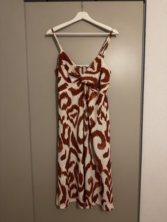 Kleid gemustert weiss/rostrot