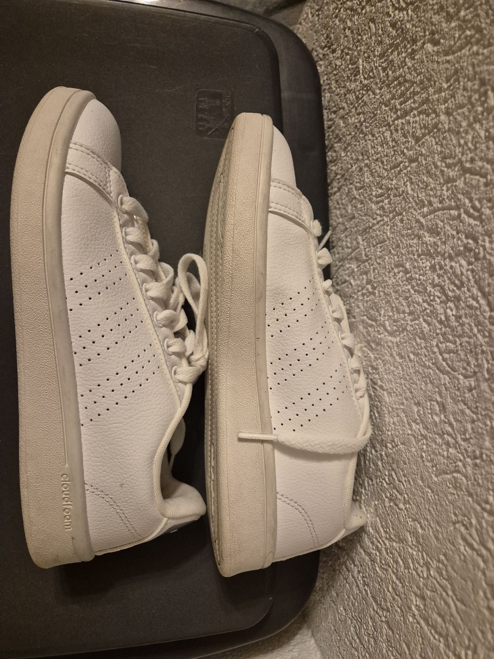 Adidas Scarpe da uomo: Weisse Adidas Sneaker, Grösse 36   – Usato da Grindelwald venduto da Sala33 4