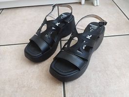 Sandales Wonders noires plateforme taille 37 etat neuf