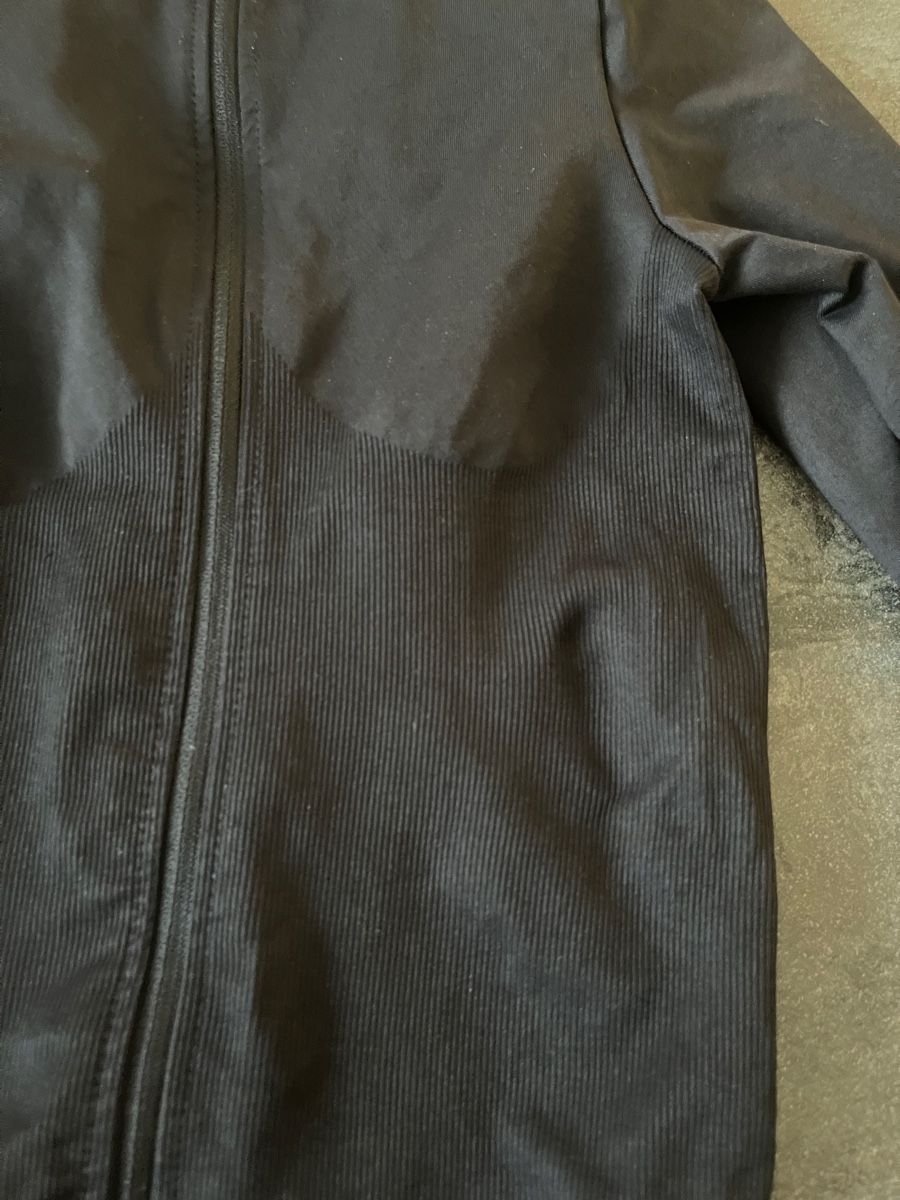 Giacche: Thrivin Trainingsjacke Schwarz, neu – Nuovo (secondo la descrizione) da Uzwil venduto da noe_9f9c 1