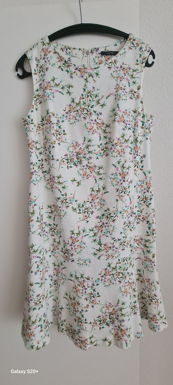 Esprit Robes: Esprit Kleid – D'occasion à Vitznau par Funrising