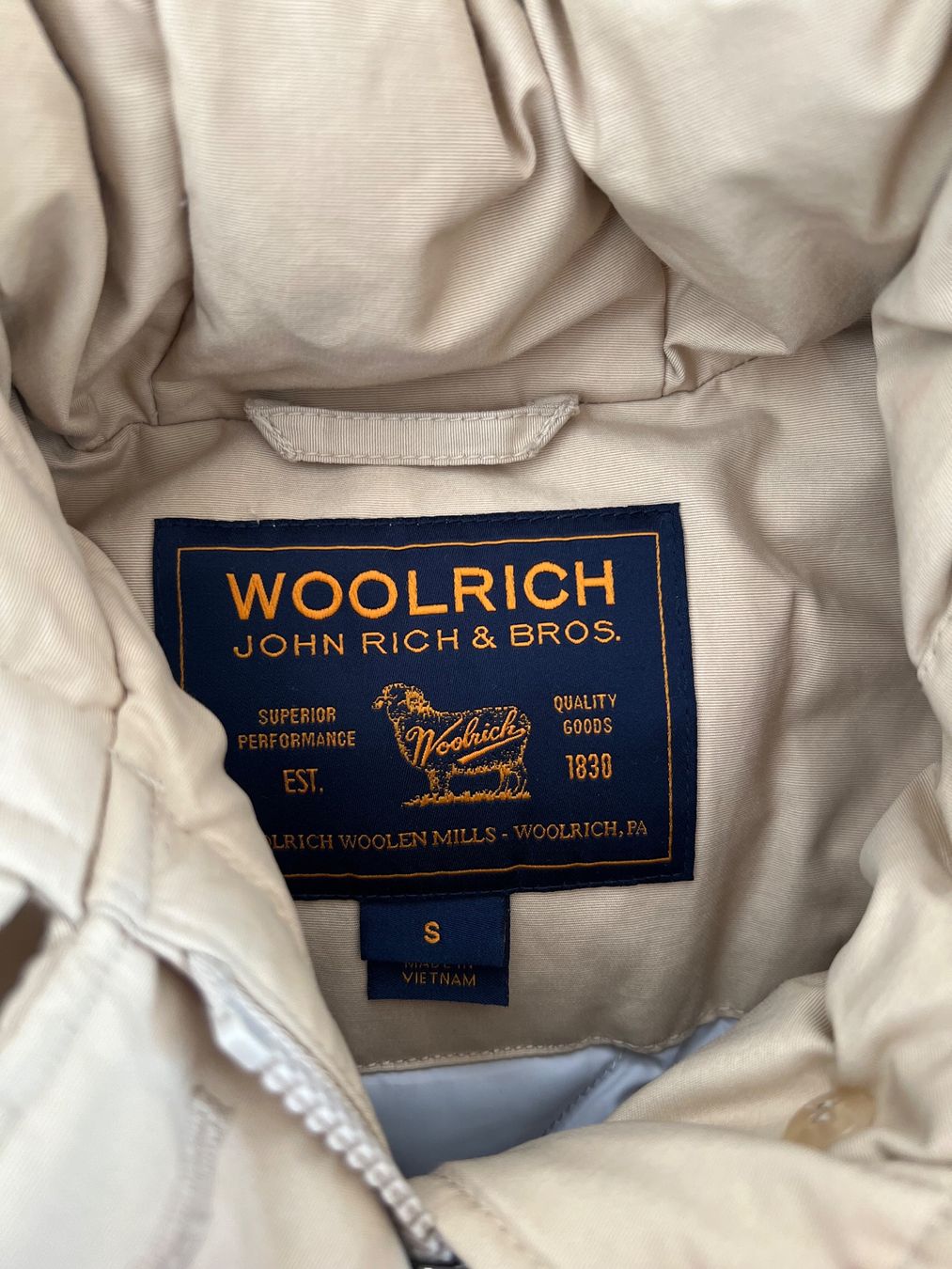 Woolrich Cappotti: Woolrich Parka, size S, very good condition – Usato da Arzier Le Muids venduto da oma_w5bq 1