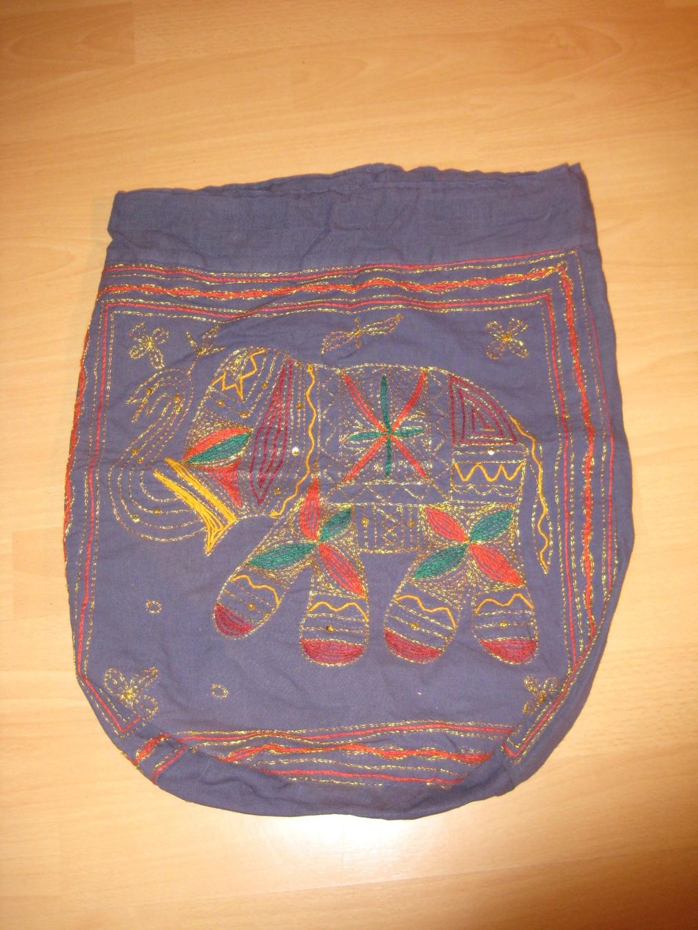 Sacs à dos: Blaue Stoffrucksack mit aufgenähtem Elefanten – D'occasion à Greifensee par Janali01