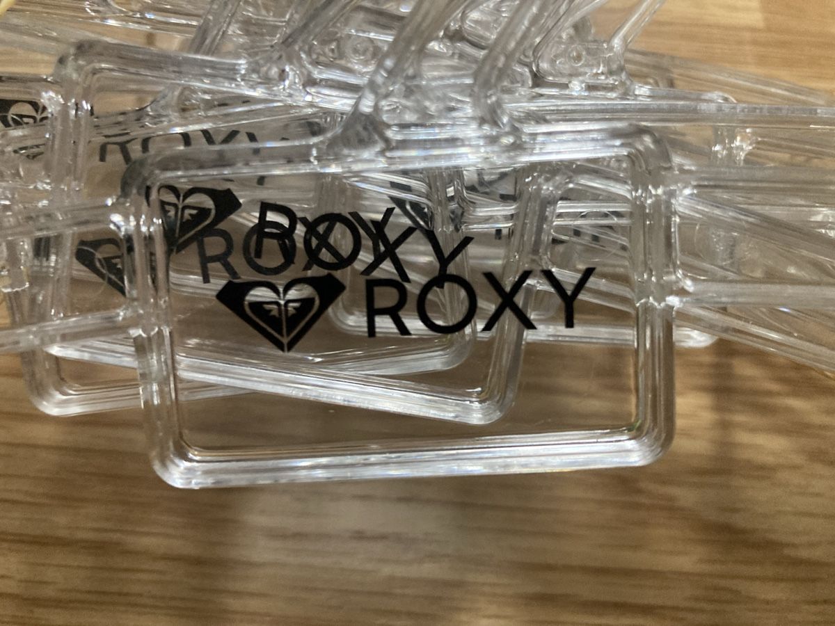 Appendiabiti: Lot de cintres Roxy transparents avec pinces – Usato da Biel/Bienne venduto da almercaa 1