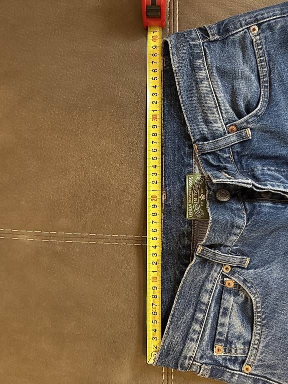 Jeans: Jeans Levi's – Usato da Bellinzona venduto da Pucciaredda 4