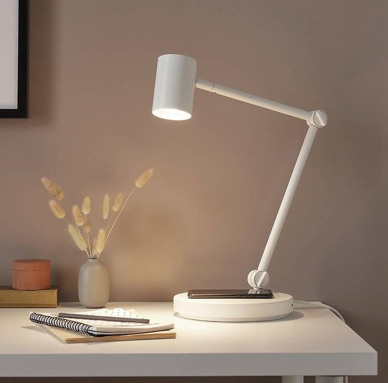 Lampade: Lampe de bureau IKEA et station de charge  – Usato da Prilly venduto da cyb_qs5z 4