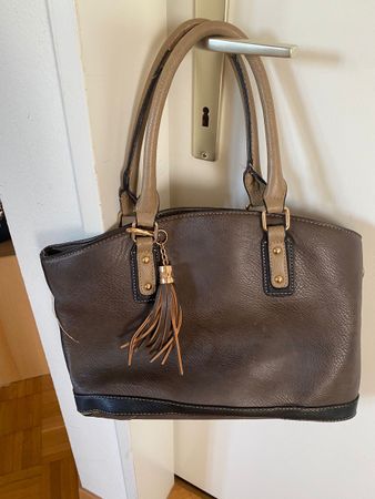 Handtasche