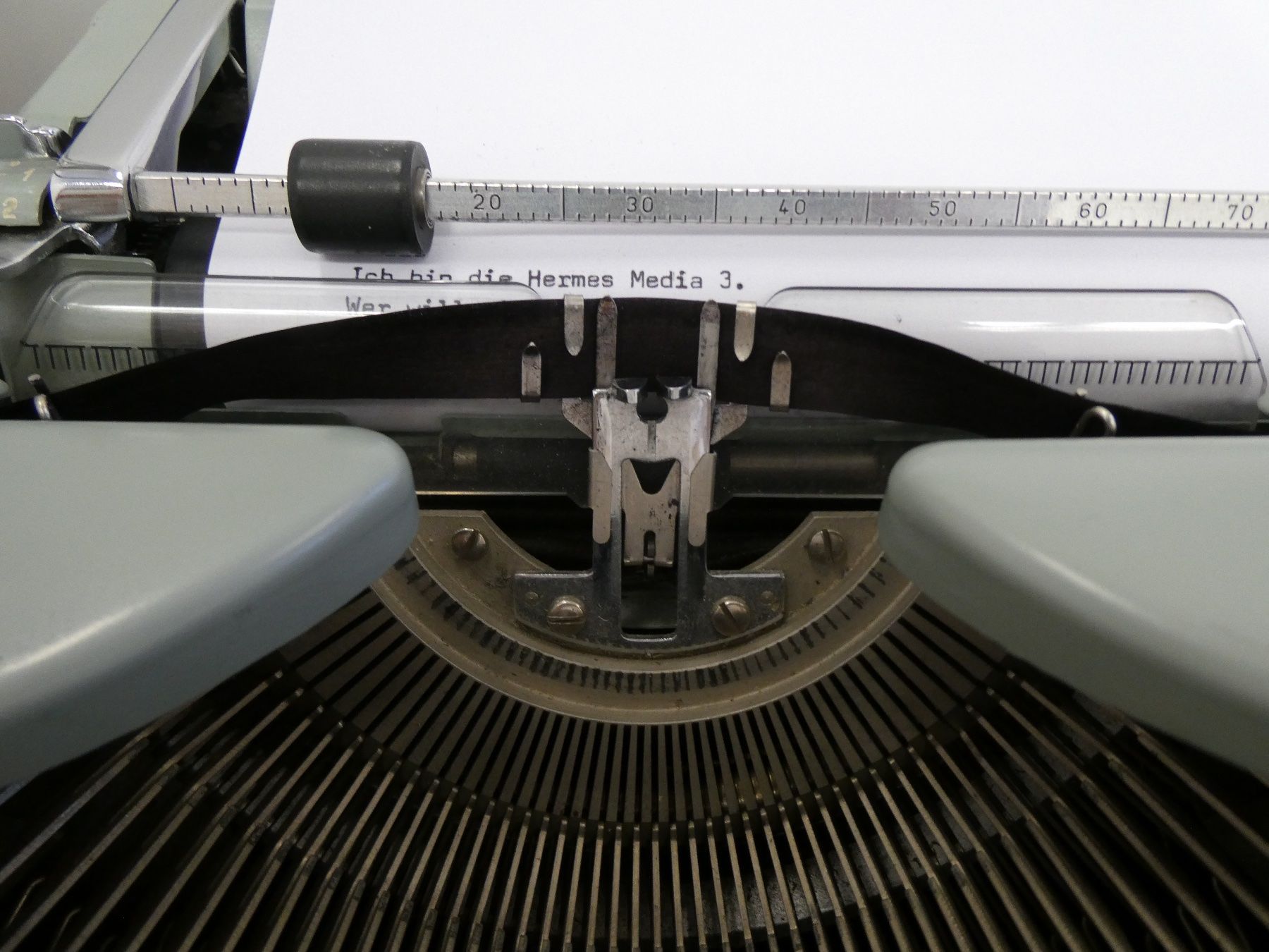 Hermès Macchine da scrivere: Schreibmaschine Hermes Media 3 – Usato da Rafz venduto da Powacaddy 2