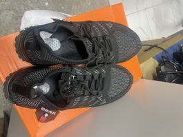 Chaussures de sport Ceak noires, état neuf, taille 42