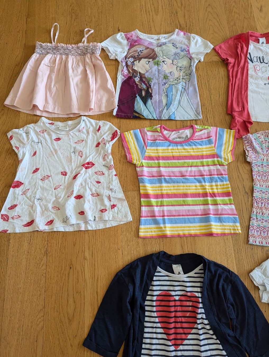 Lotti & Set di vestiti: Mädchen T-Shirt Paket Grösse 98 - 110 – Usato da Wallisellen venduto da Taurusit 1