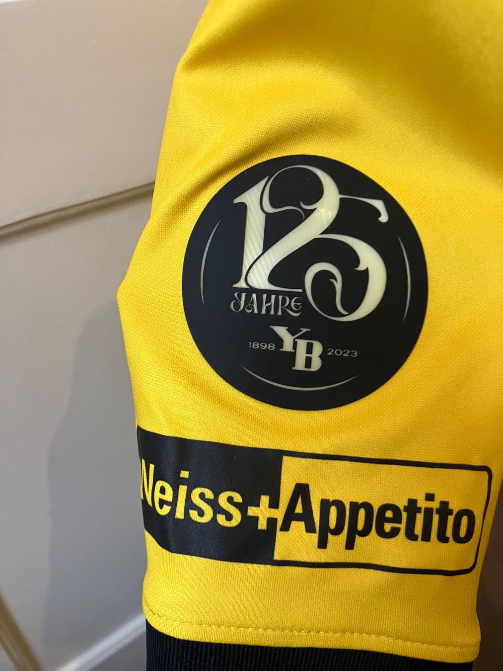 Young Boys Canottiere & Pantaloni: Yb Trikot – Usato da Bern venduto da Marc.12345 1