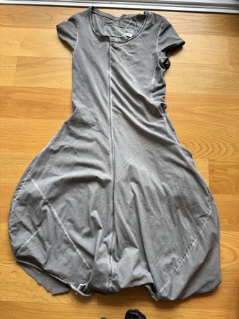 Graues Sommerkleid Kurzarm Grösse S Rundholz Blacklabel neu