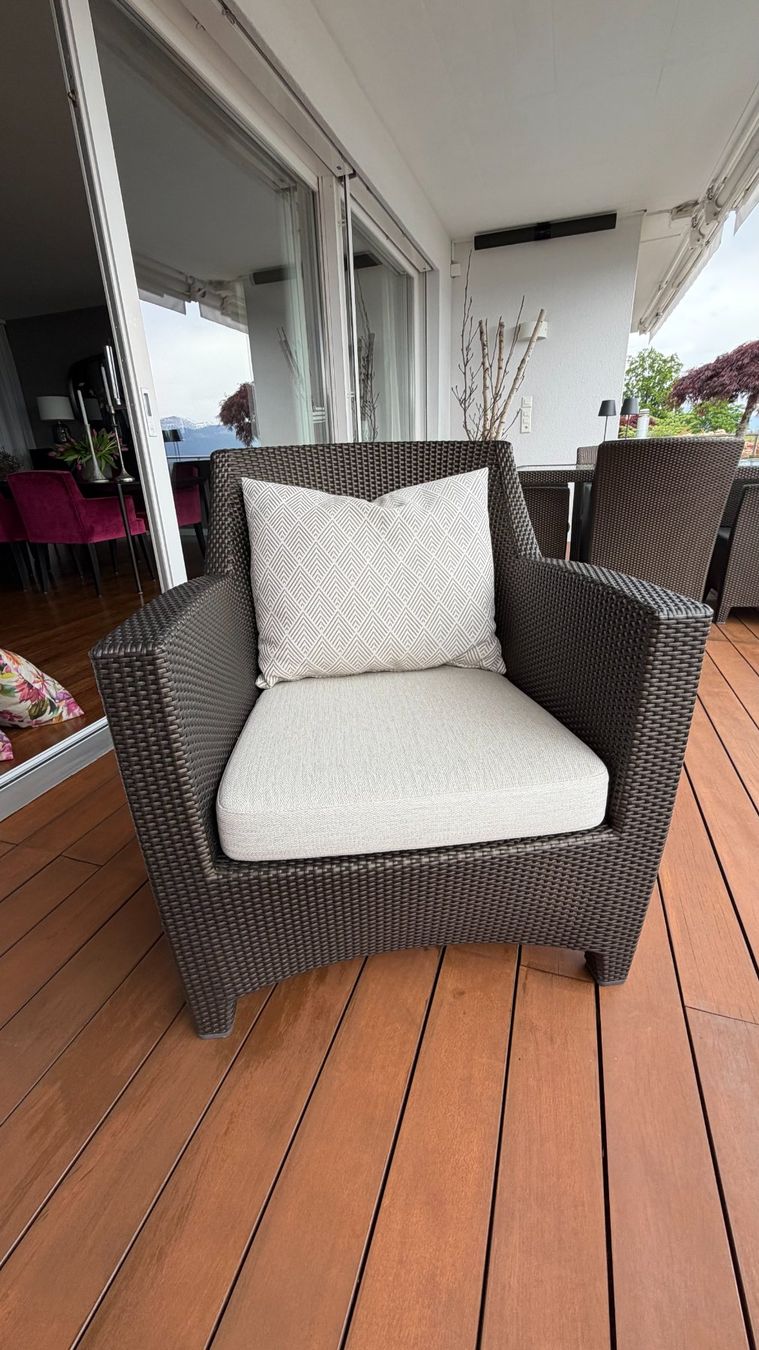 Dedon Poltrone: 2 Dedon Fauteuils mit 2 Sitzhocker und Sitzkissen – Usato da Jona venduto da HBD-Home 1