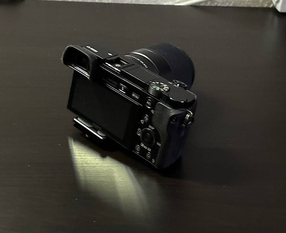 Fotocamera: Sony a6000 mit Zubehör – Usato da Luzern venduto da Lalo_ 3