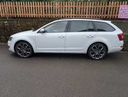 Skoda Octavia 1.8 C 4x4 Kombi weiss 132 kW 147328 km
