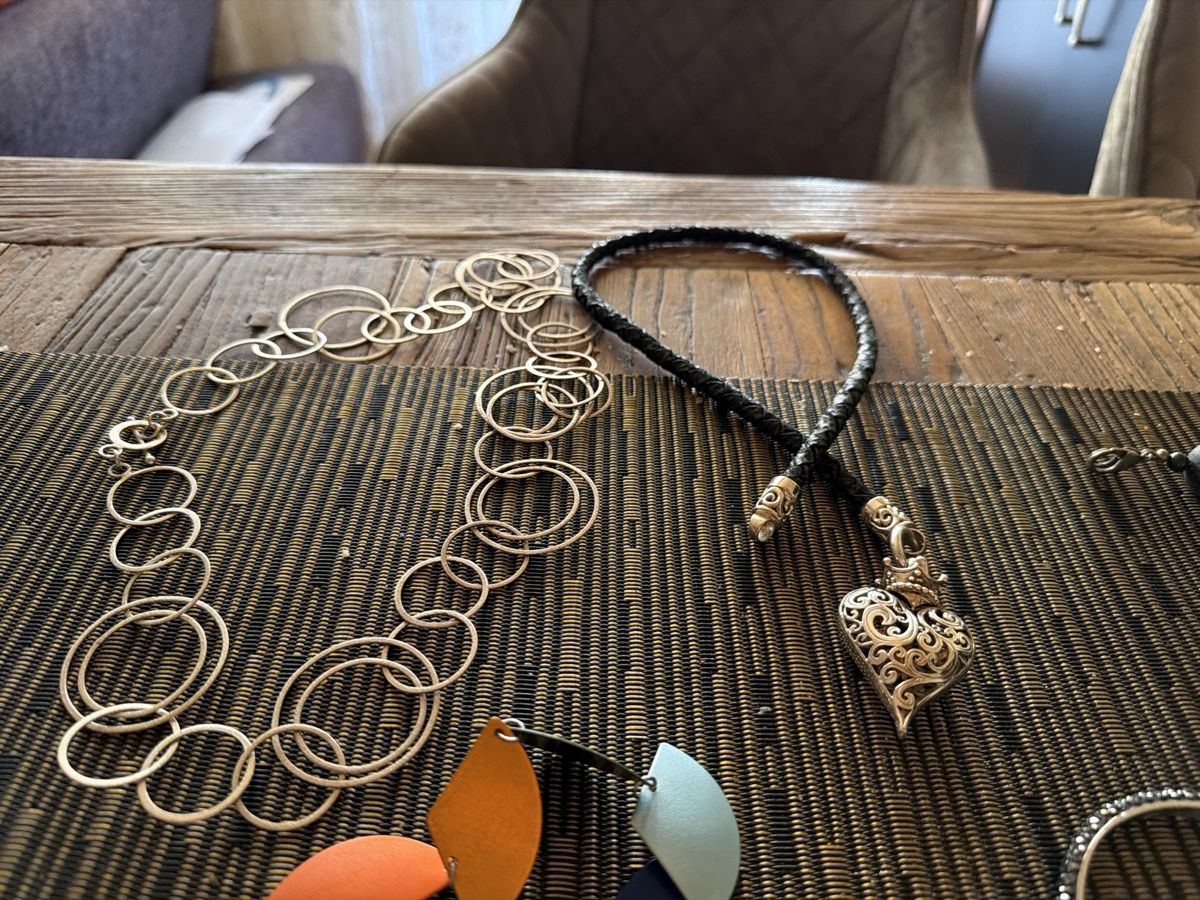 Altri gioielli: Diverser Schmuck Uhren  – Usato da Stäfa venduto da reto3gobeli 2