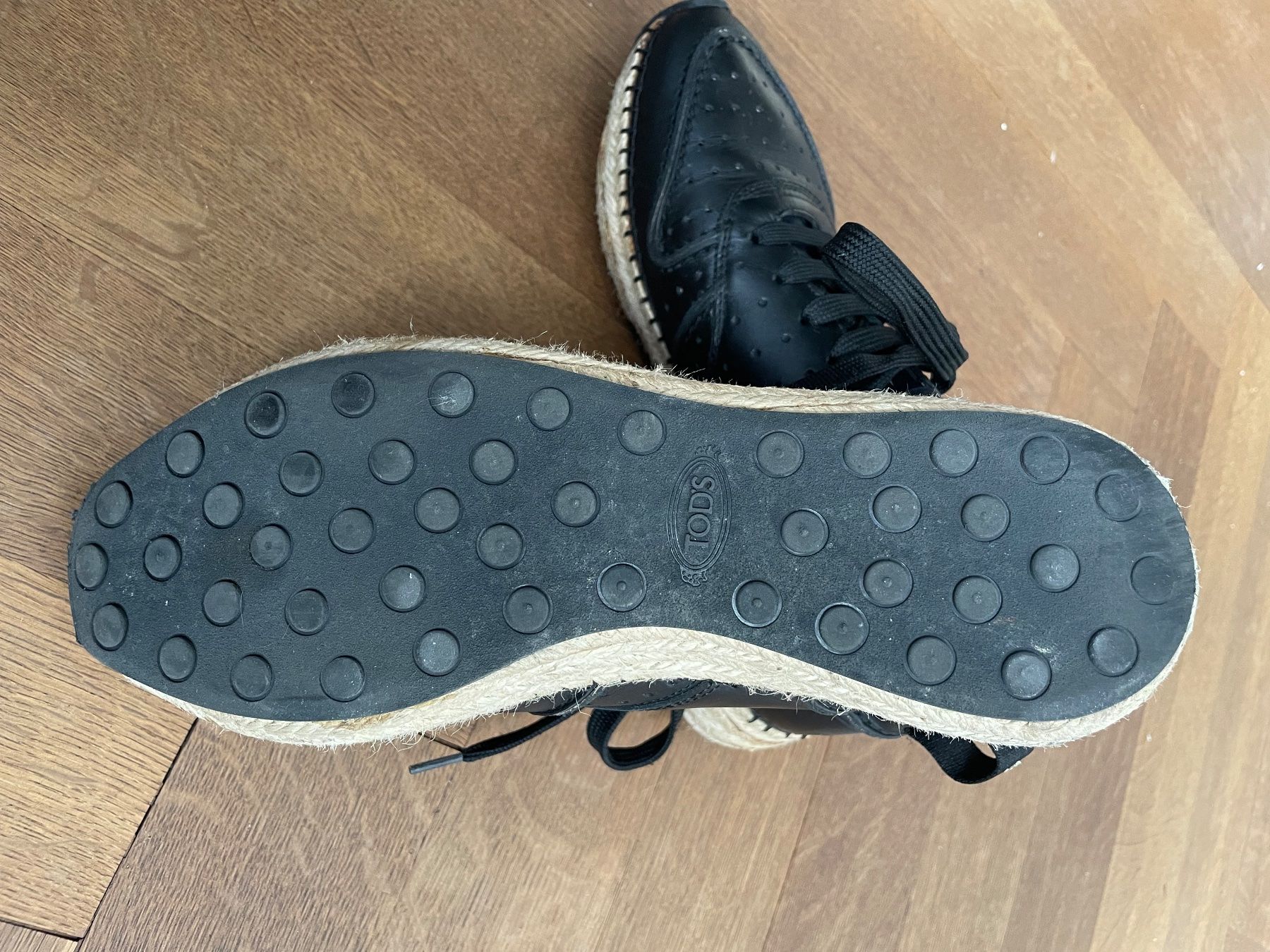 Tod'S Scarpe da donna: TOD‘S Leder Sneaker Schwarz Gr.37 – Usato da Basel venduto da Roasty 2
