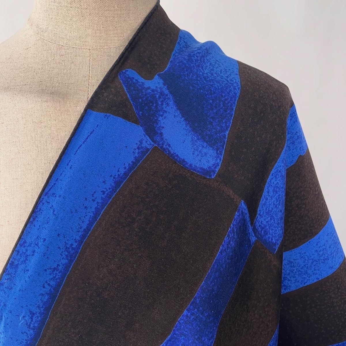 Fabric Frontline Foulards, Tücher & Schals: FABRIC FRONTLINE Silk Scarf – Neu (gemäss Beschreibung) aus Freienbach von Avviivva_Shop 2