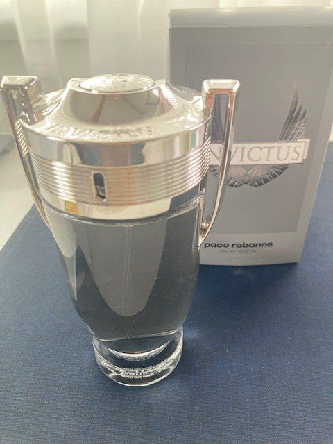 Paco Rabanne Profumi & Eau de Toilette: Paco Rabanne Invictus Eau de Toilette 200ml – Nuovo (secondo la descrizione) da Frenkendorf venduto da CAE27