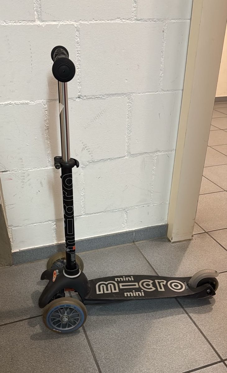 Micro Kickboard: Micro Mini Scooter schwarz - gutem Zustand!!! – Gebraucht aus Dintikon von Micuzzu 3