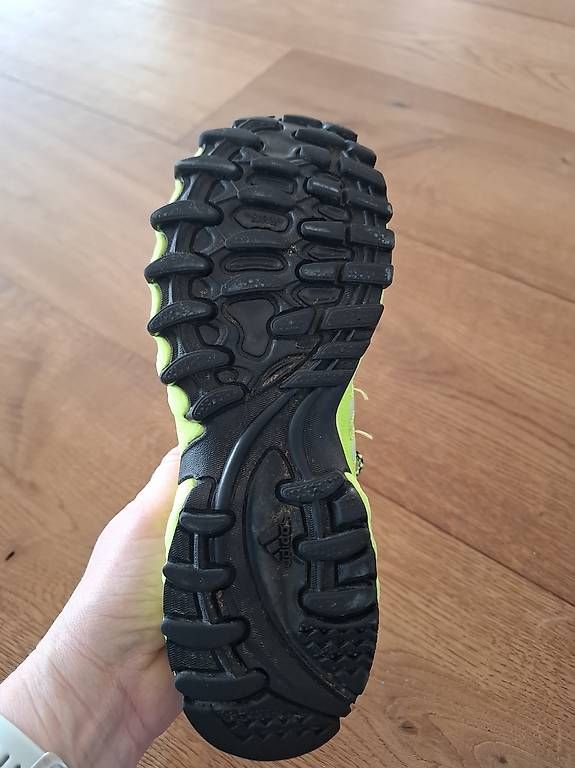 Scarpe per ragazzi: Adidas Schuhe Gr. 34 – Usato da Langendorf venduto da grimmengasse 3