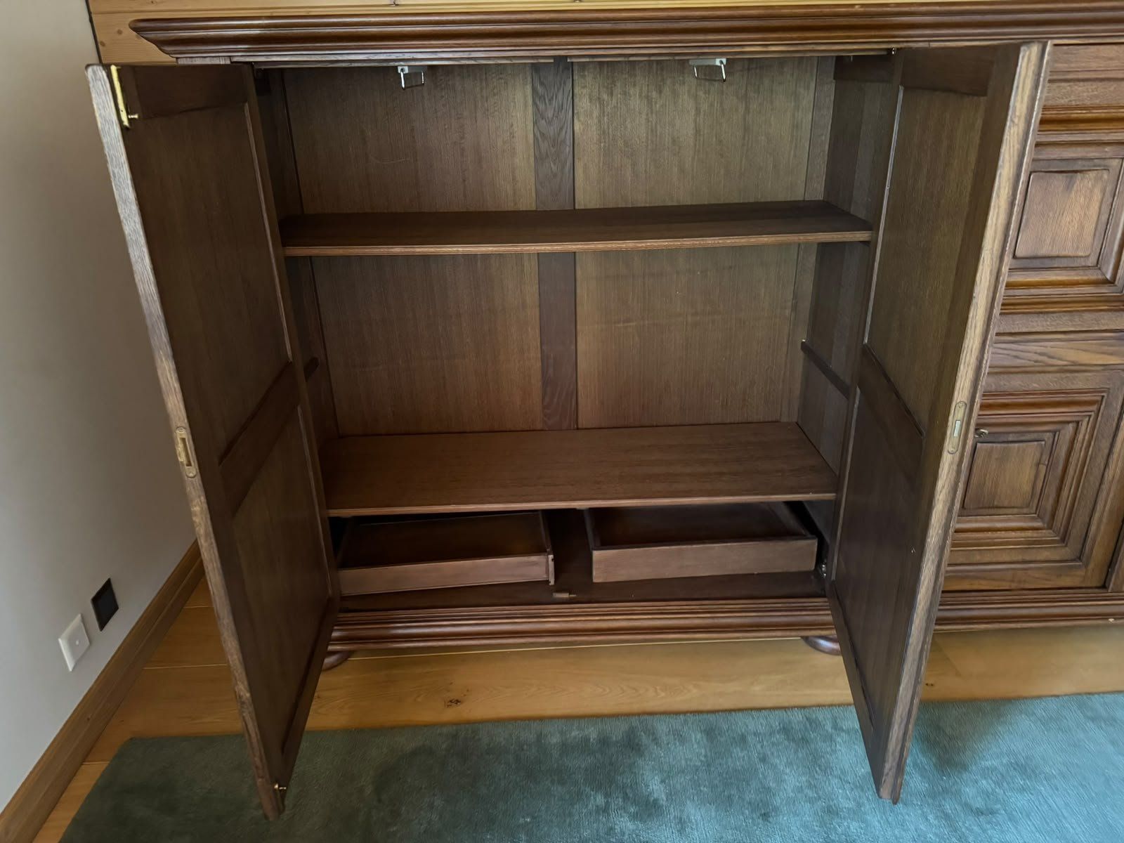 Buffets: Rustikaler Holzschrank – D'occasion à Kandersteg par jbulle 3