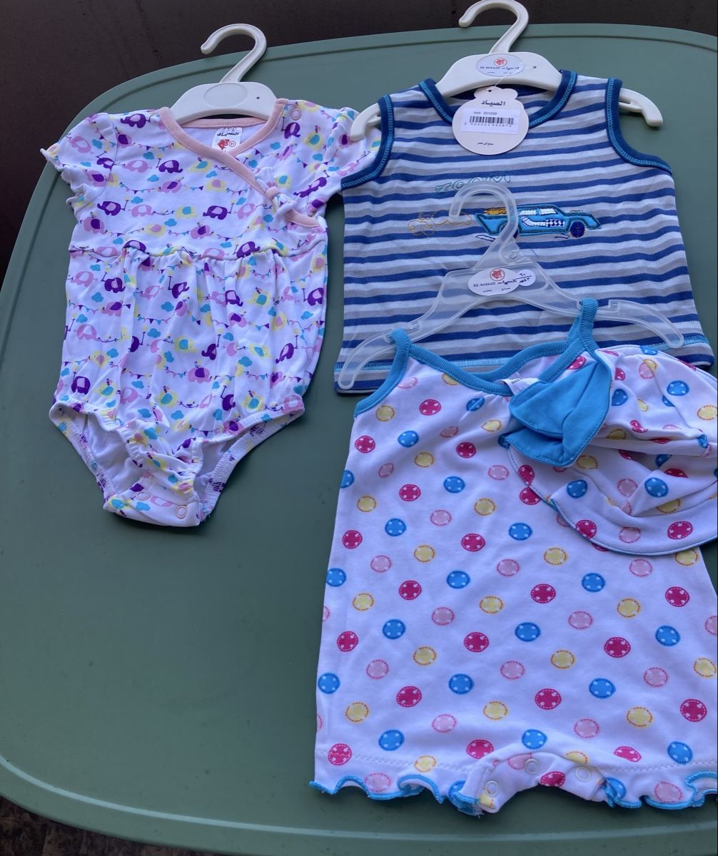 Lotti & Set di vestiti: Babykleider – Nuovo e nell'imballaggio originale da Bern venduto da tar_hm7j