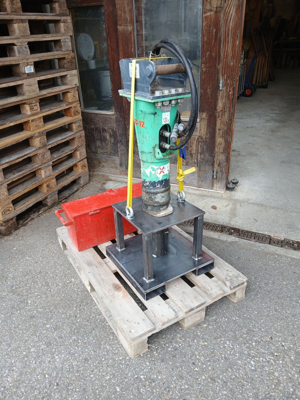 Escavatori: Hydraulikhammer Montabert SC12 – Usato da Lützelflüh-Goldb venduto da nip_9rzw