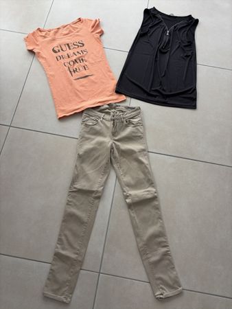 Guess Damenhose, Gr. 26, beige + 2 Oberteile, Gr. M