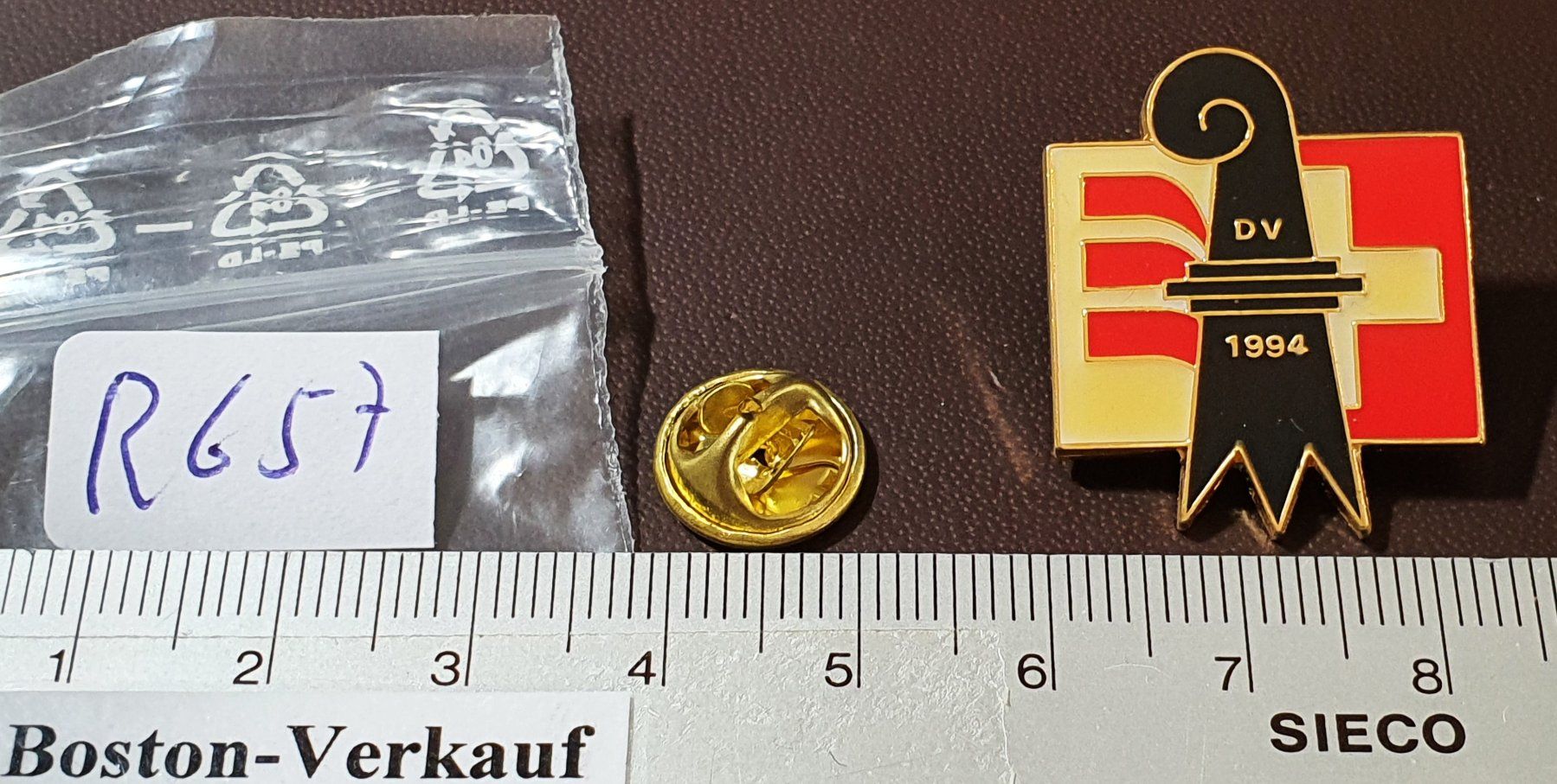 Placchette & Badge: R657 - Pin Basel Baslerstab DV 1994 – Usato da Reinach BL venduto da Boston-Verkauf 2