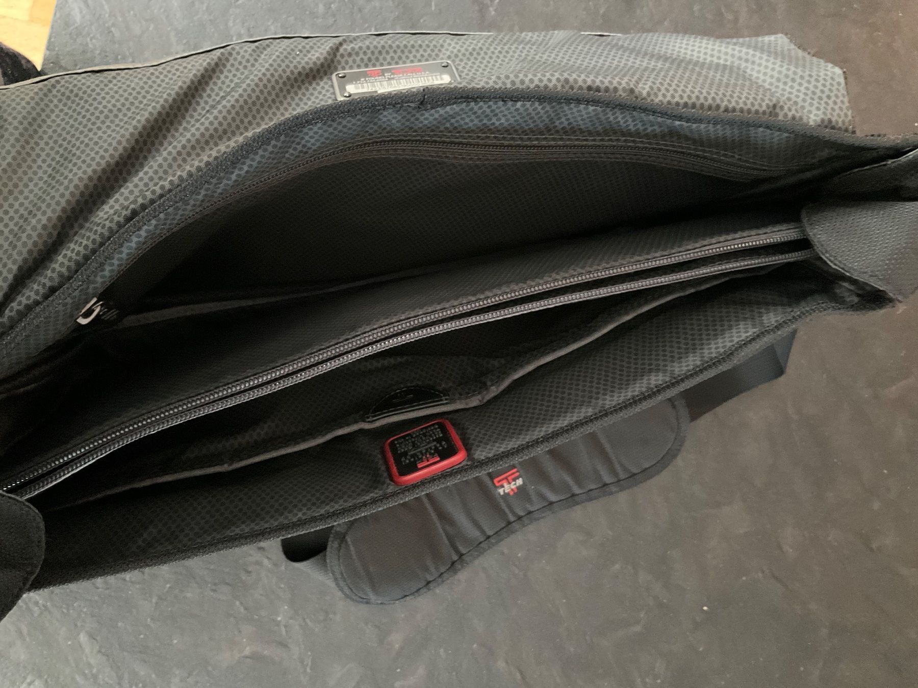 Tumi Valigie & Borse: Brieftasche von Tumi – Nuovo (secondo la descrizione) da Bülach venduto da Suters0403 6