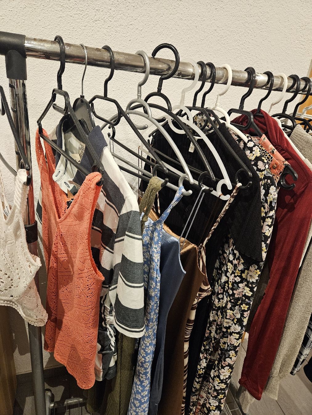 Lotti di vestiti: lot taille S – Usato da Vétroz venduto da sas_yln5 1