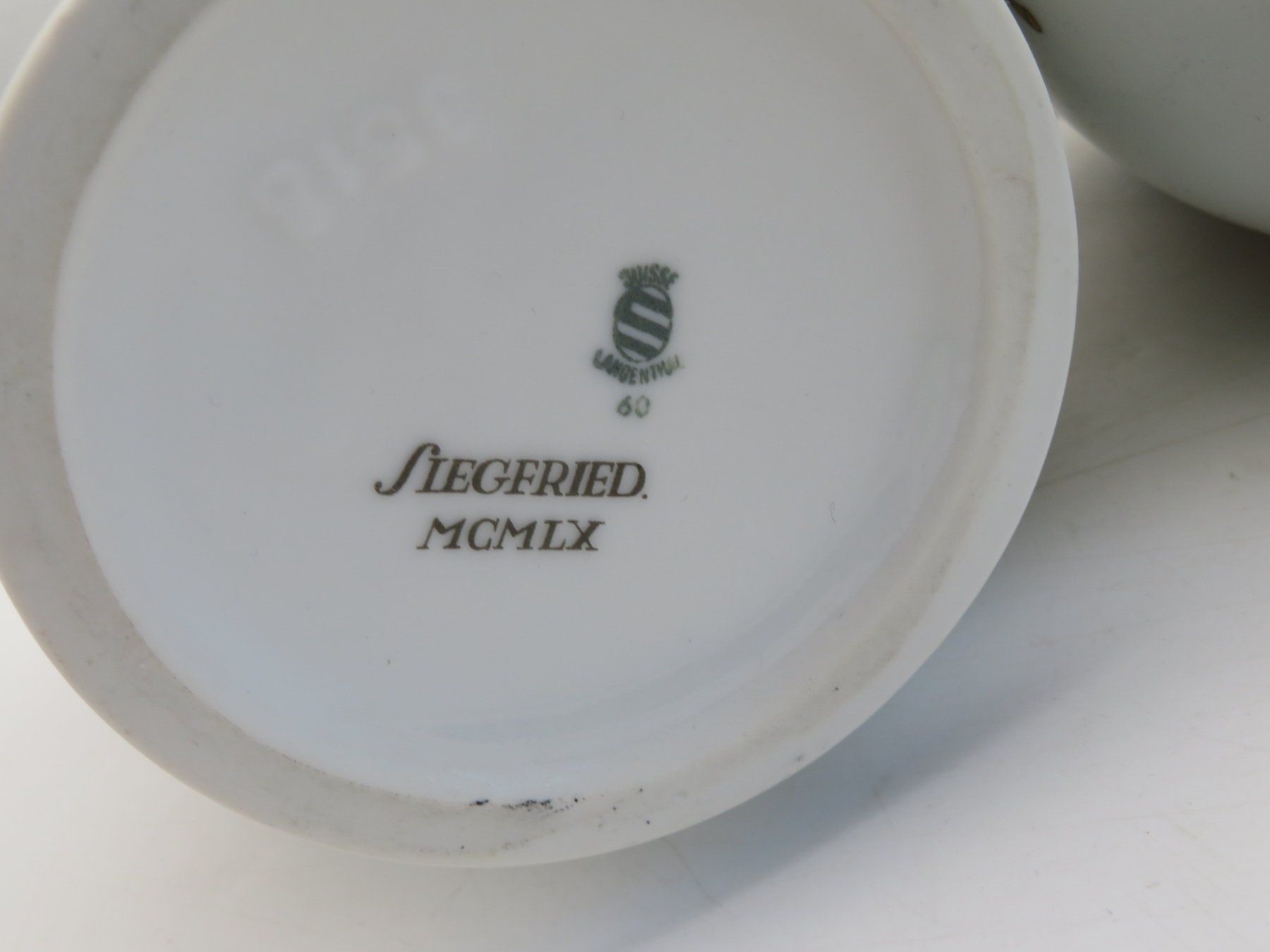 Vasi & Recipienti: 2 Langenthal Keramik-Apothekengefässe mit Blumenmuster – Usato da Reinach BL venduto da WBZ-Flohmarkt 4